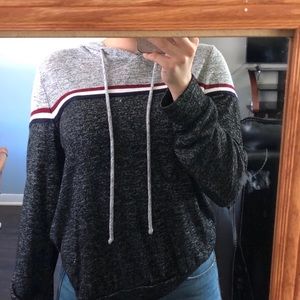 • soft grey sweater w/ red and white details 🌹.